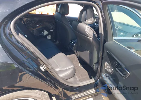 2022 Mercedes-Benz C 300 4Matic z USA, uszkodzony, nr VIN W1KAF4HB6NR017006